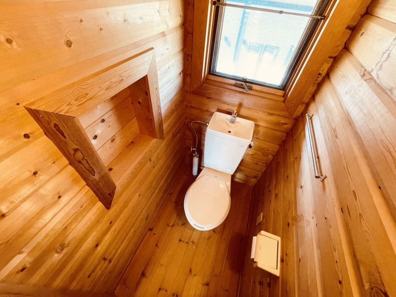 2階にトイレがありますので、家族の多い方にもおすすめ!
