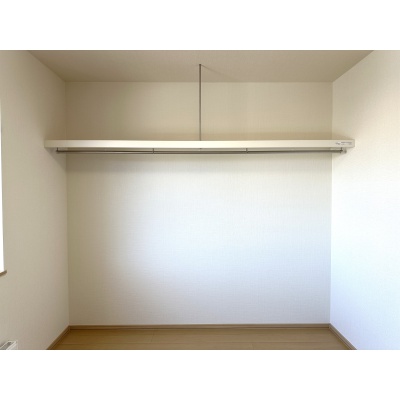 ２階洋室クローゼット