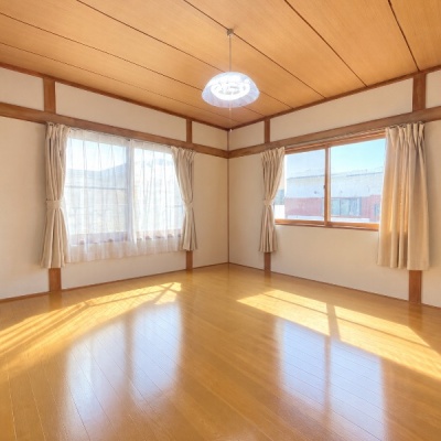 【和室】2面採光で陽当たり良好☆