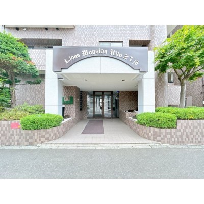 【外観＿エントランス】エントランスの写真です。段差が無いの…