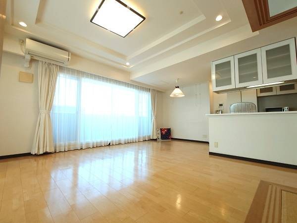三方角の為、お部屋全体が明るいです