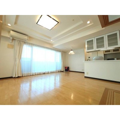 三方角の為、お部屋全体が明るいです