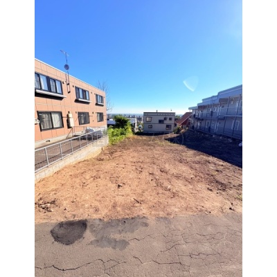 現地外観写真：日当たり良好で開放的！お好みの間取りで建築できる売り土地♪