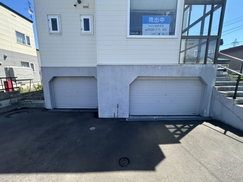 【駐車場】