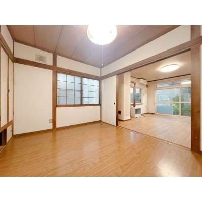 【リフォーム中】1階東側洋室です。リビングに組み込みます。…