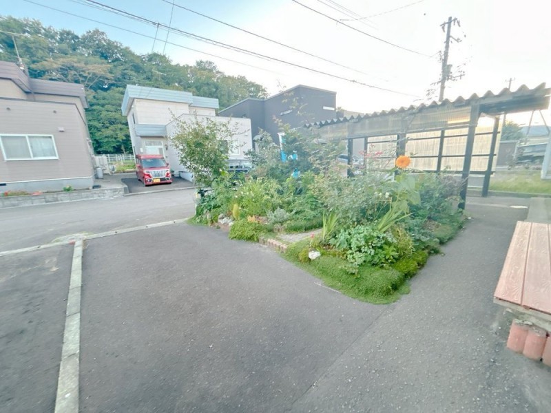 【リフォーム中】庭です。撤去して、駐車場となります。