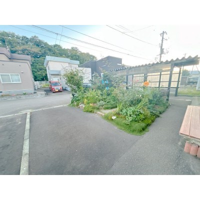 【リフォーム中】庭です。撤去して、駐車場となります。