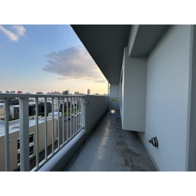 【リフォーム中　バルコニー】