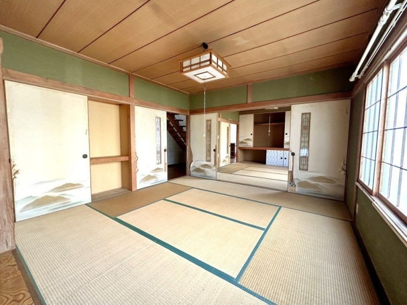【リフォーム中】1階北東側和室約8帖です。洋室に変更予定です。