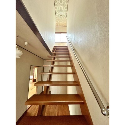 【リフォーム中】階段です。蹴込みを作って安全に昇り降りでき…