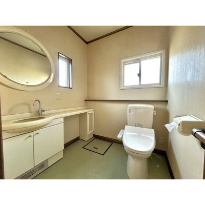 【リフォーム中】トイレです。水回りは新品交換します。