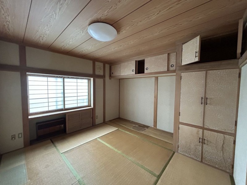 【リフォーム中】1階北西側和室約7.5帖洋室に変更予定です。