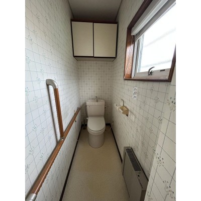 【リフォーム中】2階トイレ収納スペースに変更予定です。