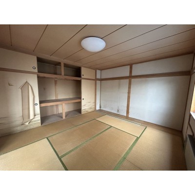 【リフォーム中】2階南東側和室約8.25帖の洋室に変更予定です。