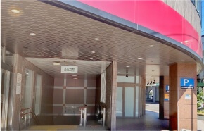 地下鉄東西線「宮の沢」駅へ徒歩17分！冬は地下鉄利用で時間通りに移動できます。