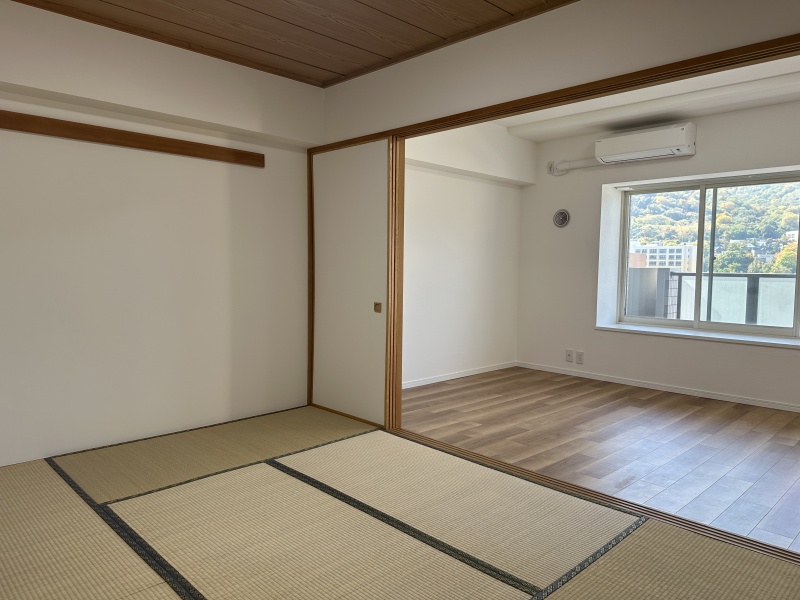 和室とリビングをつなげて使える2WAY仕様。来客時やくつろぎの空間など、ライフスタイルに合わせて活用できます。