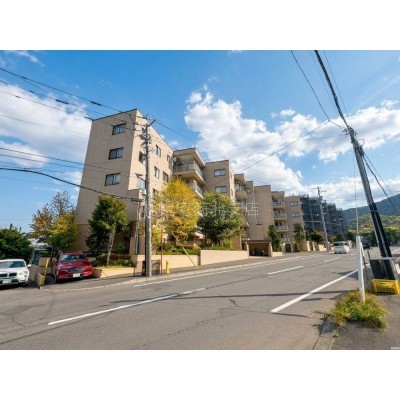 緑豊かな旭ケ丘の閑静な住宅街！陽当り・眺望に恵まれた品格あ…