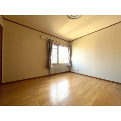 恵庭市島松旭町3丁目 4LDK 中古戸建 2階8帖洋室