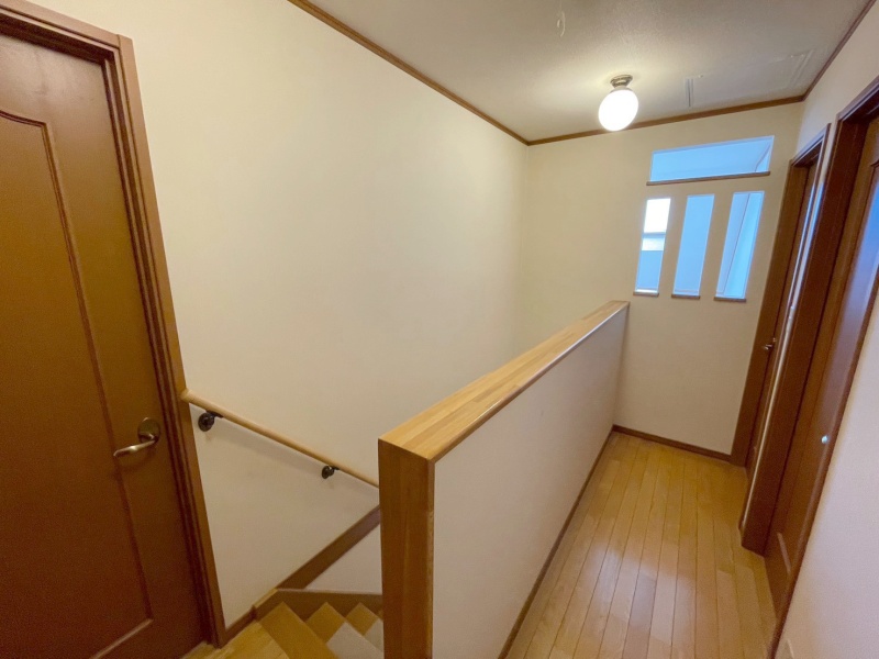 恵庭市島松旭町3丁目 4LDK 中古戸建 2階ホール