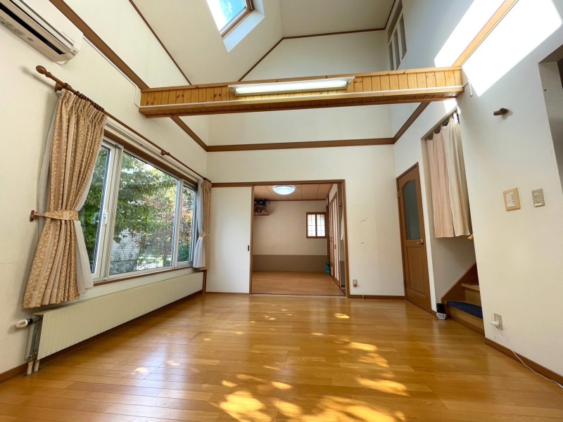 恵庭市島松旭町3丁目 4LDK 中古戸建 リビング