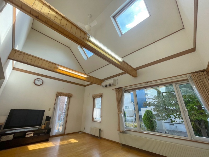 恵庭市島松旭町3丁目 4LDK 中古戸建 リビング