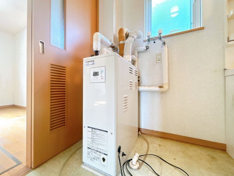 【現況＿給湯器】給湯器の写真です。