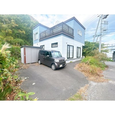 【現況＿駐車場】駐車場の写真です。並列で駐車2台可能です。