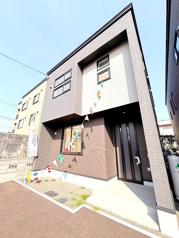 ～吹き抜けのある開放的な家～　札幌市東区伏古　新築戸建