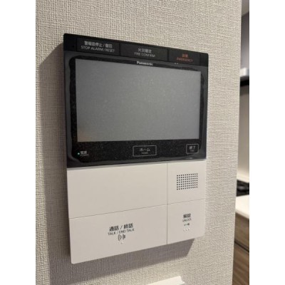 話器なしで応答できる便利なハンズフリータイプ。セコムセキュリ