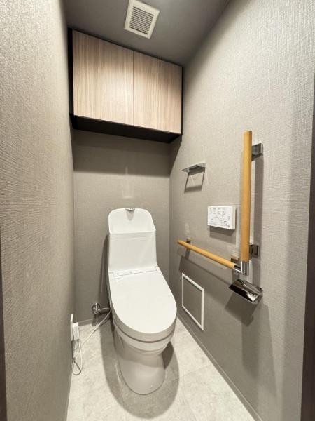 ウォシュレット一体型便器。便器のフチを丸ごとなくし、傷や汚れ