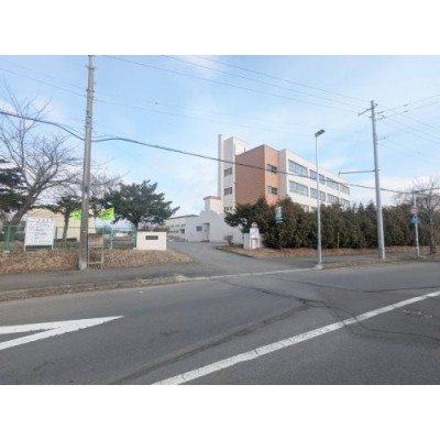 千歳市祝梅小学校まで979m