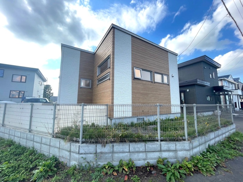恵庭市文京町4丁目 角地2LDK平家住宅 現地外観