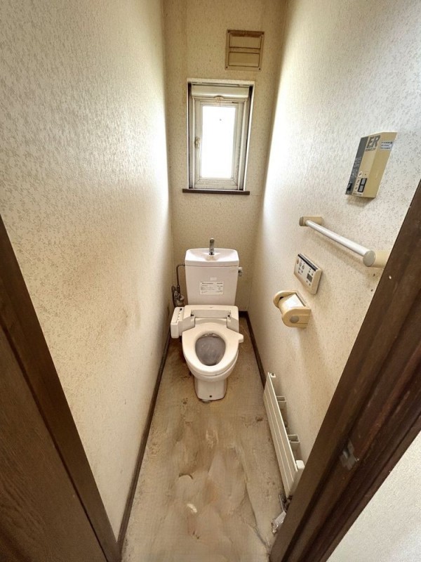 【リフォーム中】2階トイレは収納へ変更します