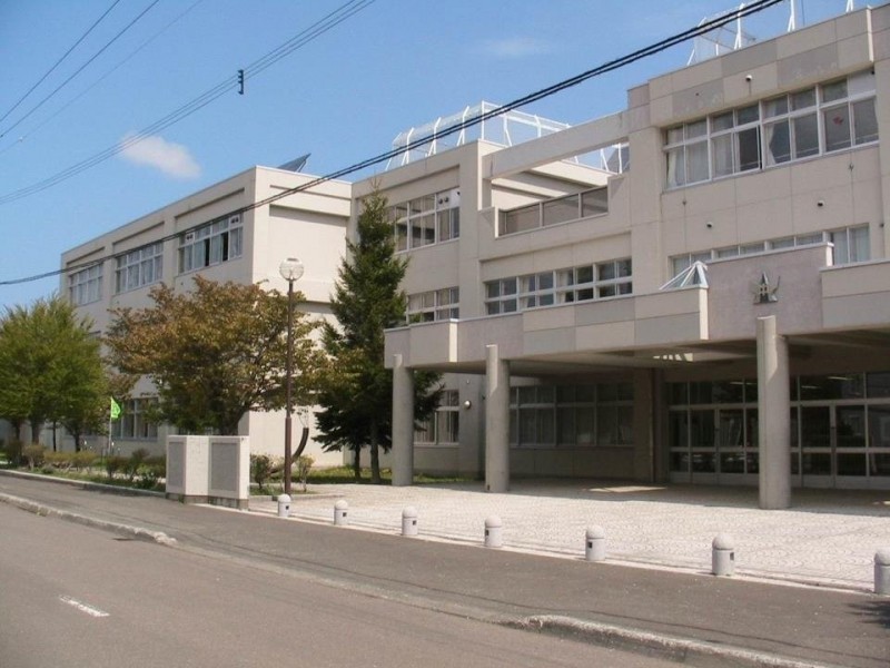 札幌市立前田北中学校まで1200m