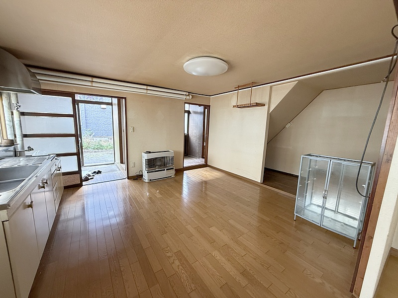 新光1寄宿舎6DK＋2DK・駐車場3台【再建築不可】
