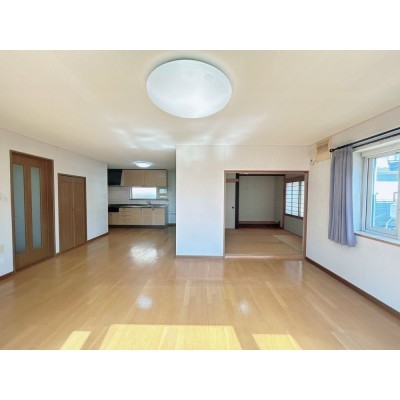 【リフォーム前写真】リビングです。家具配置がしやすく、使い…