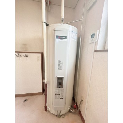 【リフォーム前写真】電気温水器です。