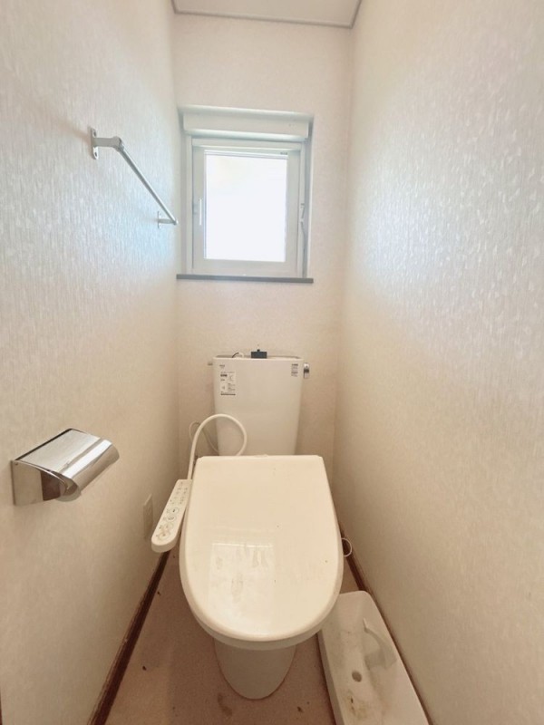 【リフォーム前写真】1階トイレの写真です。