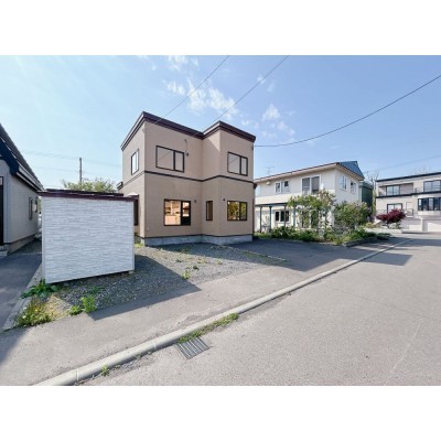 外観別角度写真です。日当たりが良く、明るい印象の外観です。