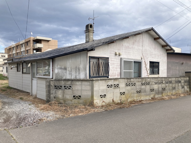 湯川町一丁目12番街区　古家付売土地