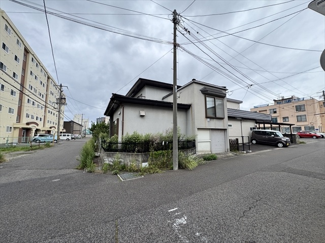 湯川町2丁目21角　売地（解体更地渡し予定）