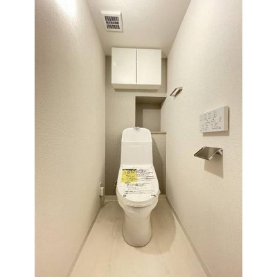 清潔感のあるシンプルで使いやすいトイレです。