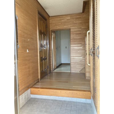 室内玄関！手すりがあって便利ですね！