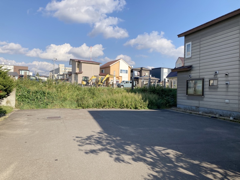 前面道路！回転路となっておりますので広いです！