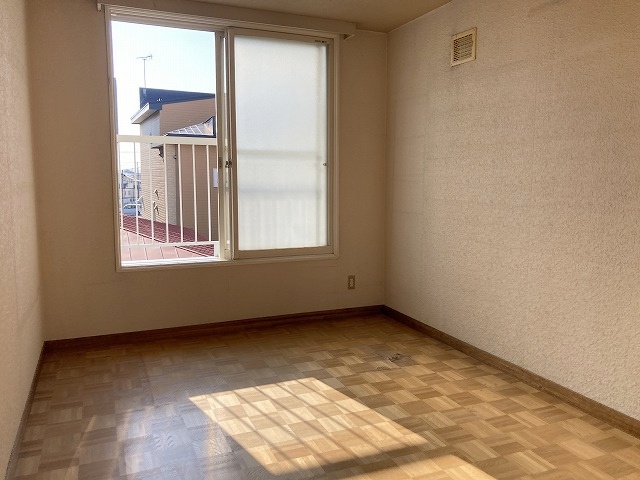 ２階7.5帖洋室！こちらも広めなお部屋です！
