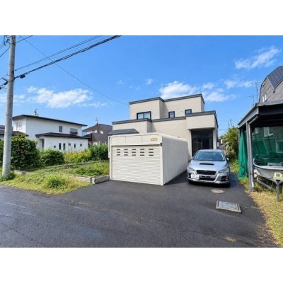 外観を東側から撮影。