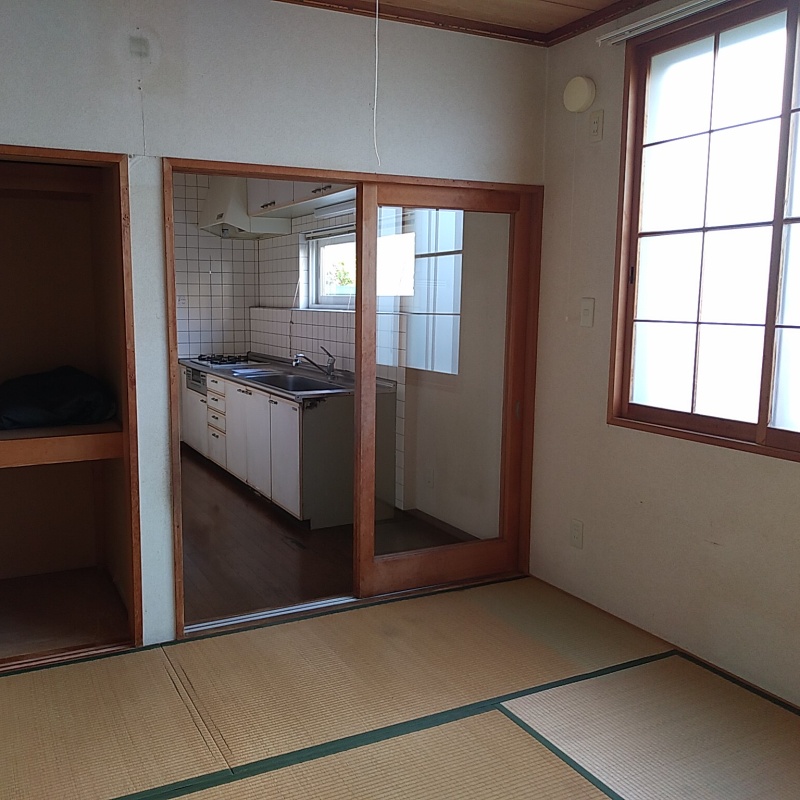 居間からキッチン