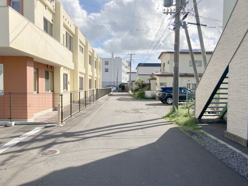 入り口側道路