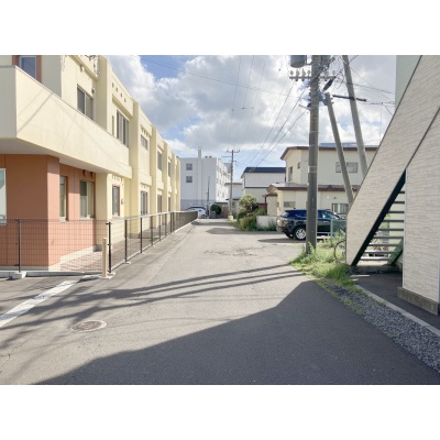 入り口側道路