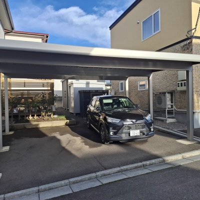 ２台駐車可能のカーポート